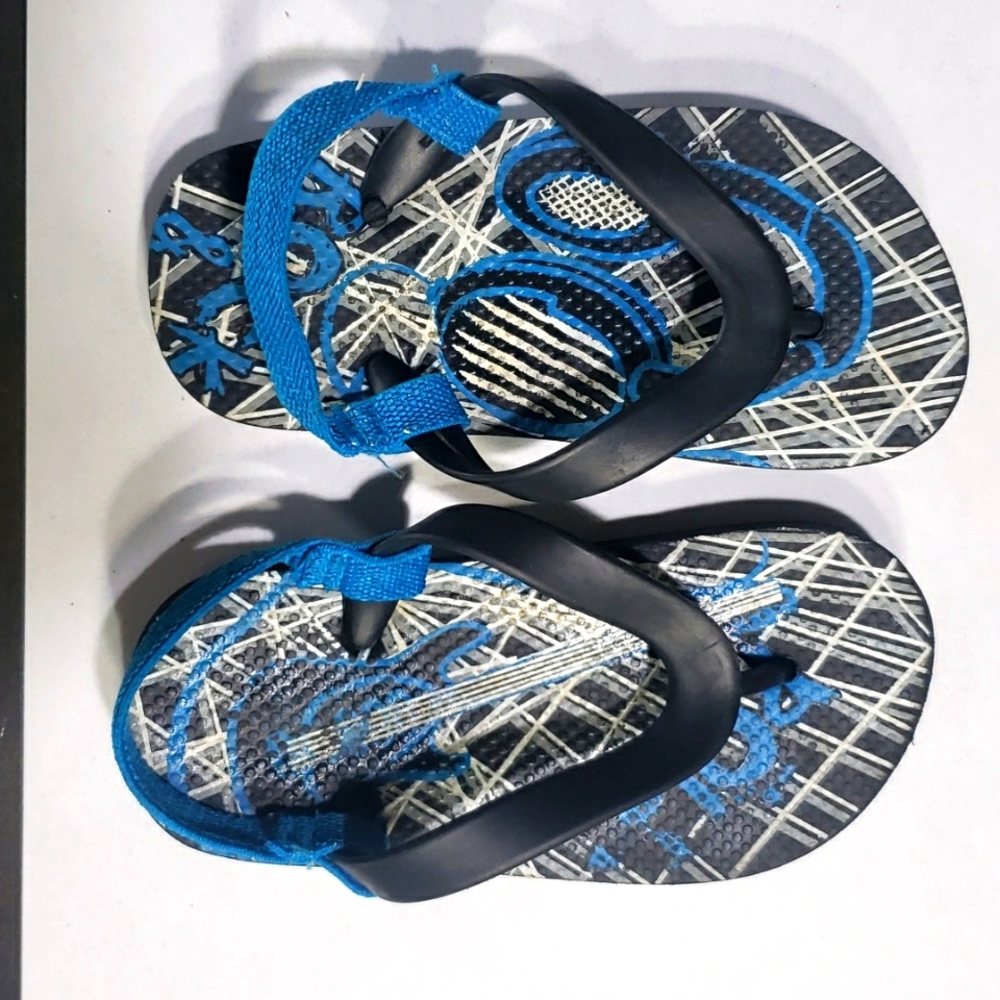Est 89 toddler flip flops guitar design